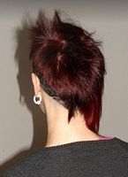 asymetryczne fryzury krótkie - uczesanie damskie zdjęcie numer 109B